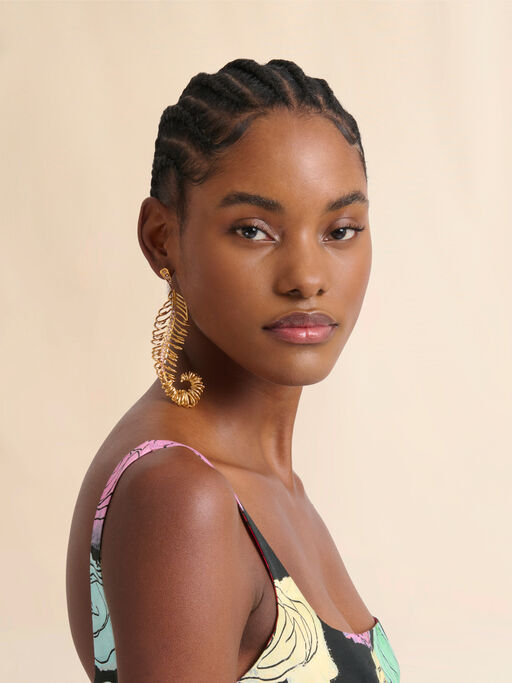 Curved metal feather earrings - Earrings